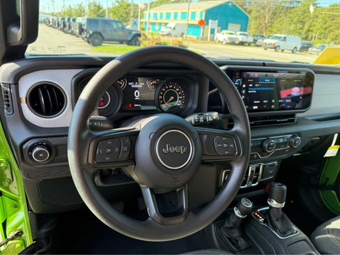 Used 2025 Jeep Wrangler Sport image 13