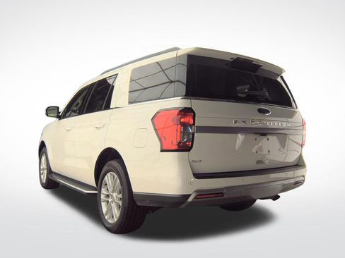 Used 2023 Ford Expedition XLT image 8