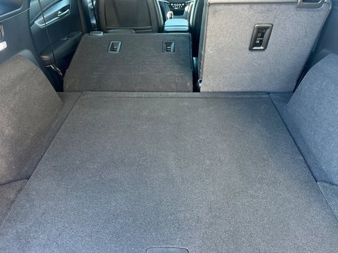 Used 2025 Cadillac XT5 Luxury w/ LPO, Red Accent Package image 18