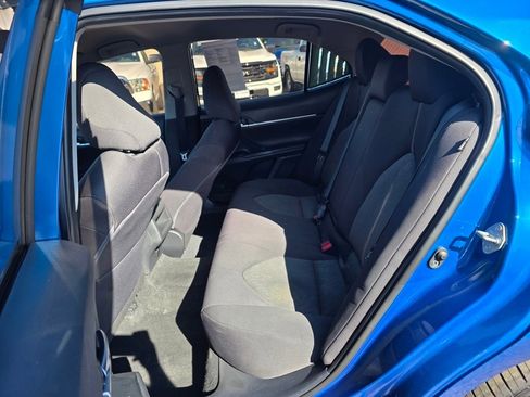 Used 2020 Toyota Camry LE image 9