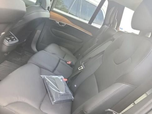 Certified 2023 Volvo XC90 B5 Plus w/ Protection Package Premier image 5
