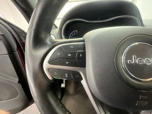 Used 2019 Jeep Grand Cherokee Limited AWD/4WD image 16