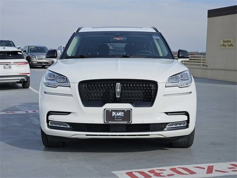 Certified 2023 Lincoln Aviator Reserve w/ Equipment Group 201A image 2