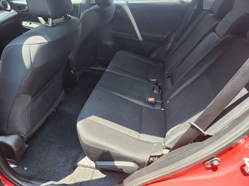 Used 2015 Toyota RAV4 LE FWD image 5
