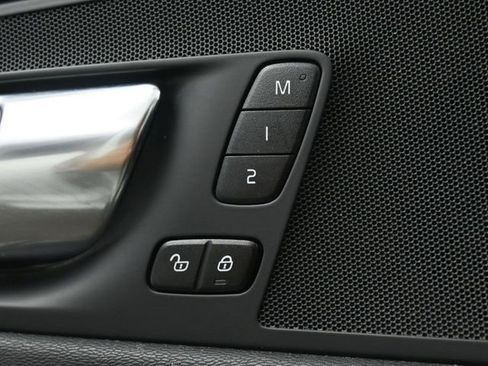 Used 2023 Volvo XC60 B5 Core image 34