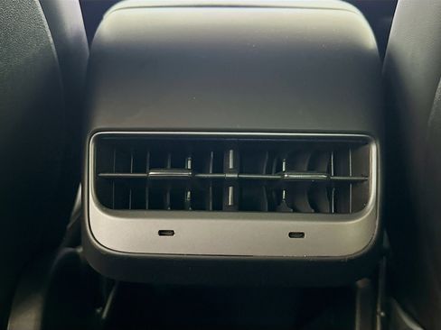 Used 2023 Tesla Model Y Long Range image 27
