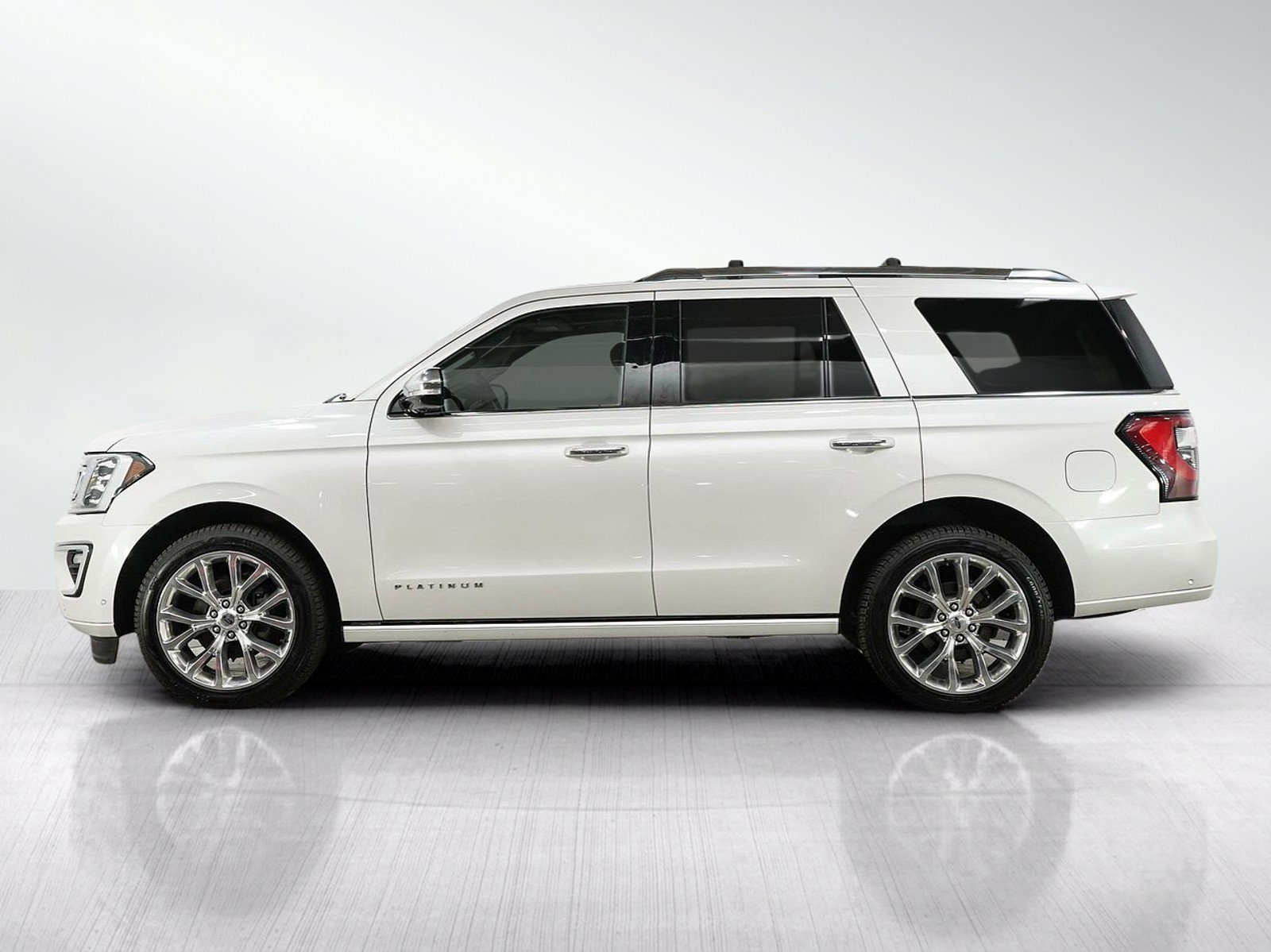 Used 2019 Ford Expedition Platinum AWD/4WD image 2