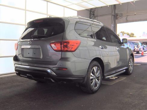 Used 2019 Nissan Pathfinder SV FWD image 2