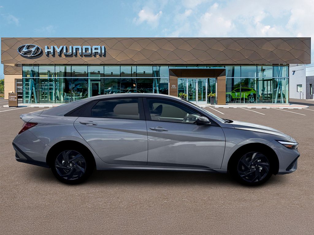 New 2026 Hyundai Elantra SEL FWD image 9