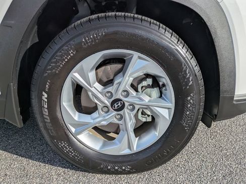 Used 2023 Hyundai Tucson SE FWD image 11