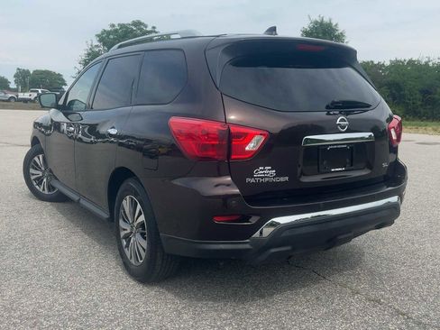 Used 2019 Nissan Pathfinder SL FWD image 5