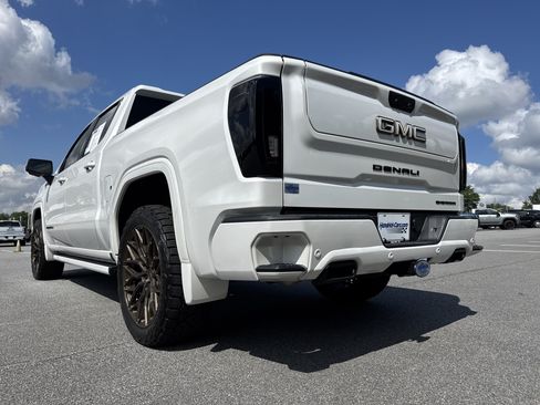 Used 2024 GMC Sierra 1500 Denali Ultimate AWD/4WD image 8
