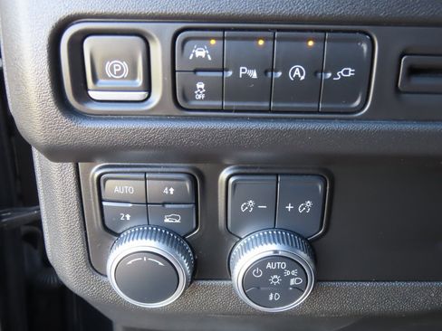 Used 2021 GMC Yukon XL SLT image 12