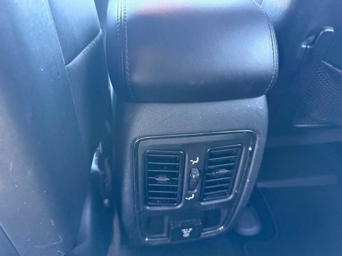 Used 2020 Jeep Grand Cherokee Altitude image 26