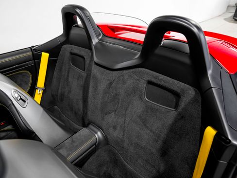 Used 2016 Porsche Boxster Spyder image 21