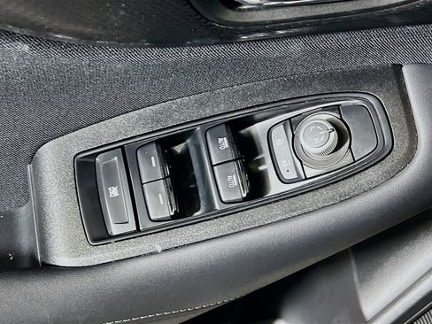 Used 2025 Subaru Outback Premium image 16