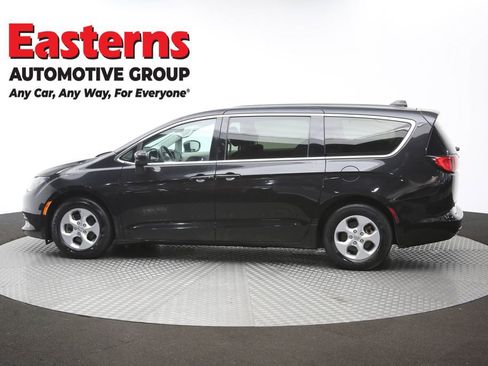 Used 2017 Chrysler Pacifica LX w/ Tire & Wheel Group FWD image 59