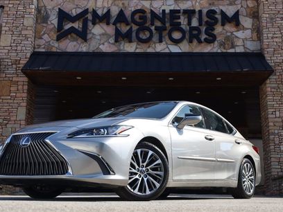 Used 2019 Lexus ES 300h w/ Premium Package