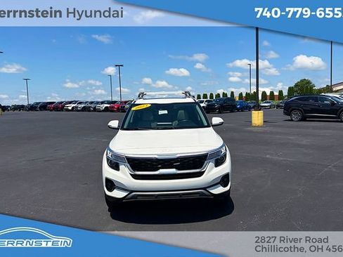 Used 2023 Kia Seltos EX AWD/4WD image 2