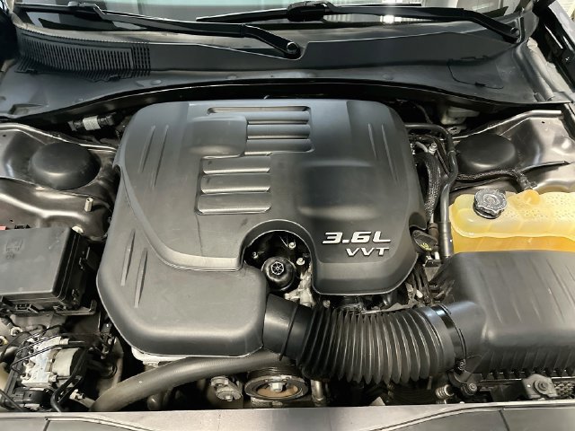 Used 2015 Chrysler 300 Limited RWD image 32