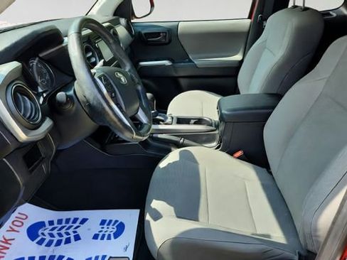 Used 2016 Toyota Tacoma SR5 RWD image 11