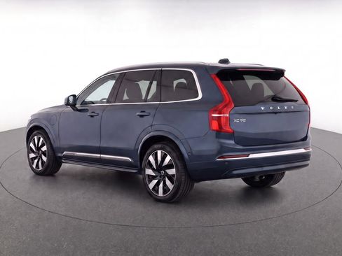 Certified 2023 Volvo XC90 T8 Ultimate w/ Lounge Package AWD/4WD image 3