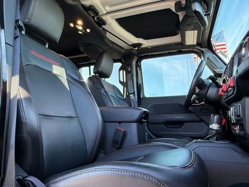 Used 2023 Jeep Gladiator Rubicon w/ Cold Weather Group image 15