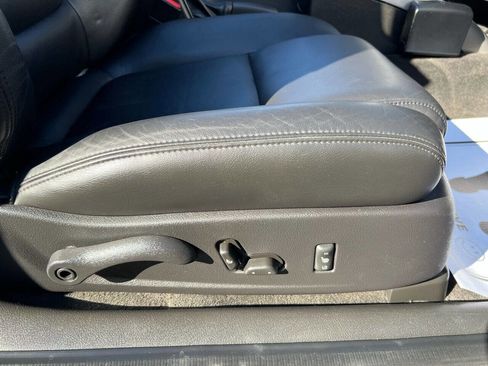 Used 2004 Chevrolet SSR w/ Preferred Equipment Group image 54