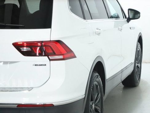 Certified 2024 Volkswagen Tiguan SE AWD/4WD image 48