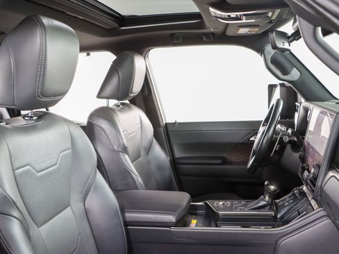 Used 2024 Lexus GX 550 w/ Accessory Package (Z1) AWD/4WD image 30