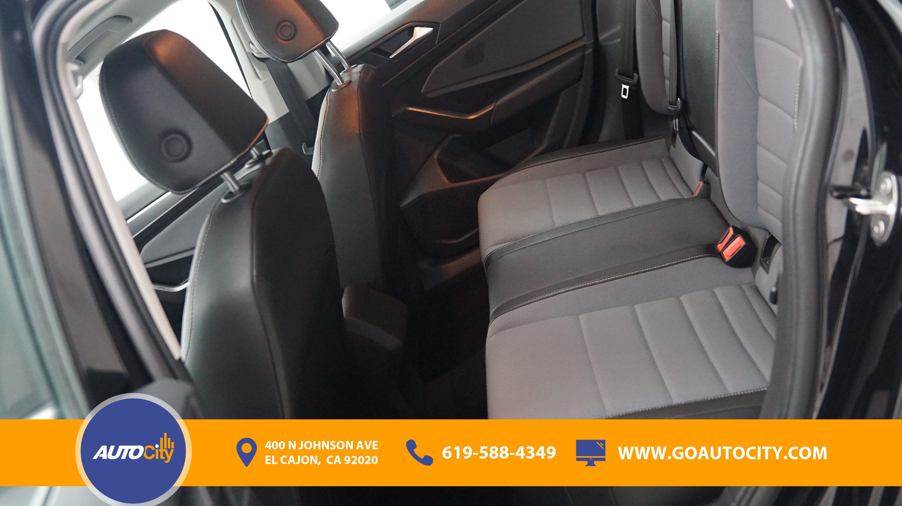 Used 2025 Volkswagen Jetta SE FWD image 14