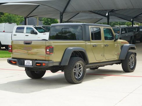 Used 2025 Jeep Gladiator Mojave w/ Convenience Group AWD/4WD image 5