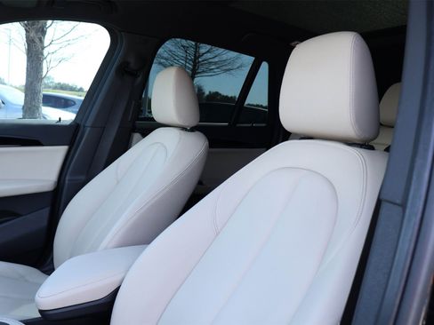 Used 2021 BMW X1 sDrive28i w/ Convenience Package image 11