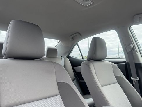 Used 2019 Toyota Corolla LE w/ Carpet Mat Package (TMS) FWD image 28