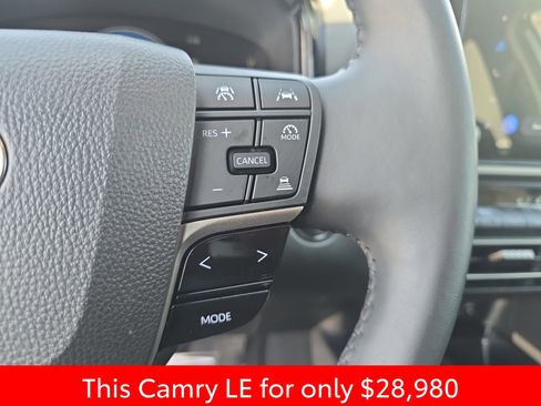 Used 2025 Toyota Camry LE w/ Convenience Package image 23