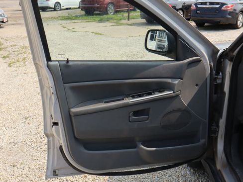 Used 2005 Jeep Grand Cherokee Laredo image 10