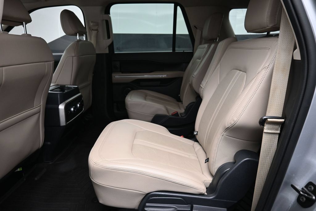 Used 2023 Ford Expedition Max Limited AWD/4WD image 19