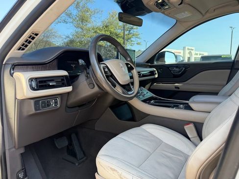 Used 2022 Lincoln Aviator Reserve w/ Equipment Group 201A AWD/4WD image 10
