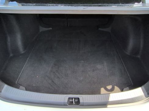 Used 2020 Toyota Corolla LE FWD image 32