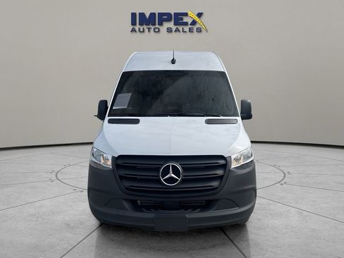 Used 2025 Mercedes-Benz Sprinter 2500 image 8