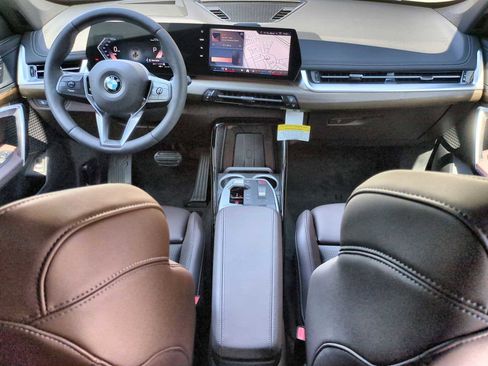 Used 2025 BMW X1 xDrive28i w/ Technology Package image 16