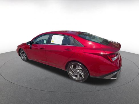 Used 2025 Hyundai Elantra SEL FWD image 10