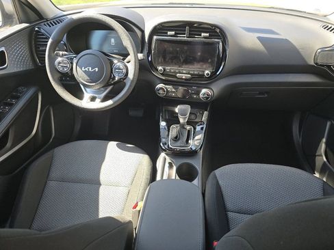 Used 2023 Kia Soul S FWD image 19