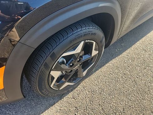 Certified 2024 Kia Seltos EX FWD image 8