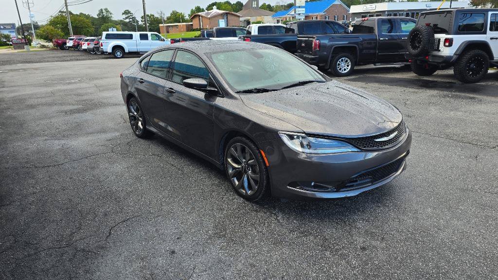 Used 2015 Chrysler 200 S w/ Navigation & Sound Group I AWD/4WD image 3