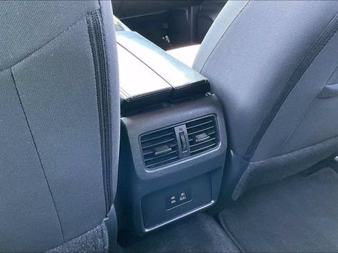 Certified 2023 Nissan Rogue SV FWD image 10