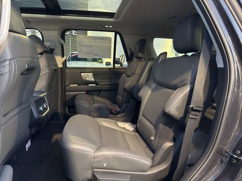 New 2025 Ford Expedition Active image 24