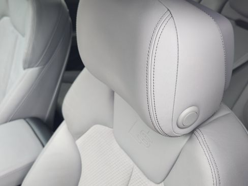 Used 2022 Audi SQ5 Premium Plus w/ Premium Plus Package image 15