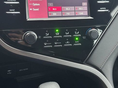 Used 2019 Toyota Camry LE image 16