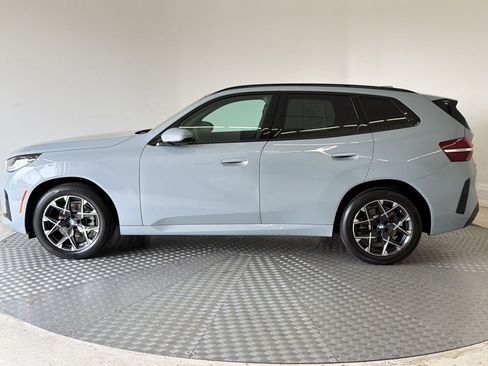 Used 2025 BMW X3 xDrive30i w/ Premium Package image 2